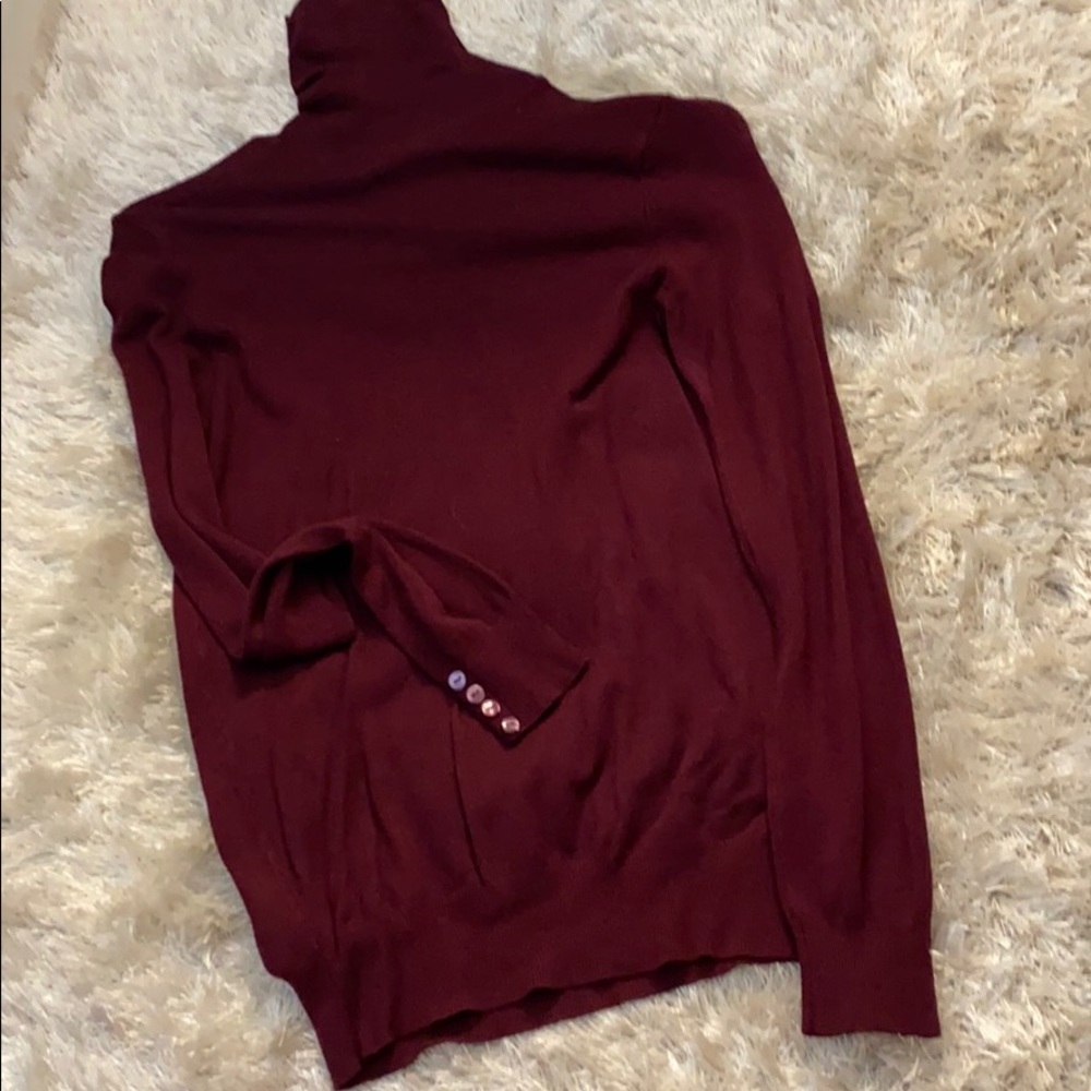 Maroon turtle neck